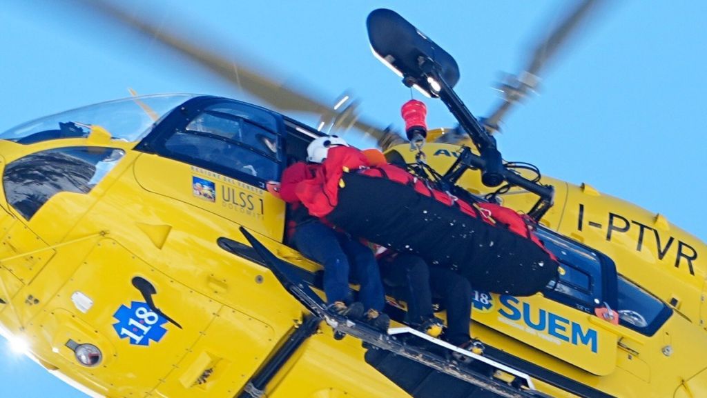 Lindsey Vonn foi resgatada de helicóptero após queda