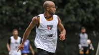 Lucas Moura passa por cirurgia e São Paulo atualiza quadro do meia