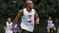 Lucas Moura inicia fisioterapia no São Paulo após grave lesão
