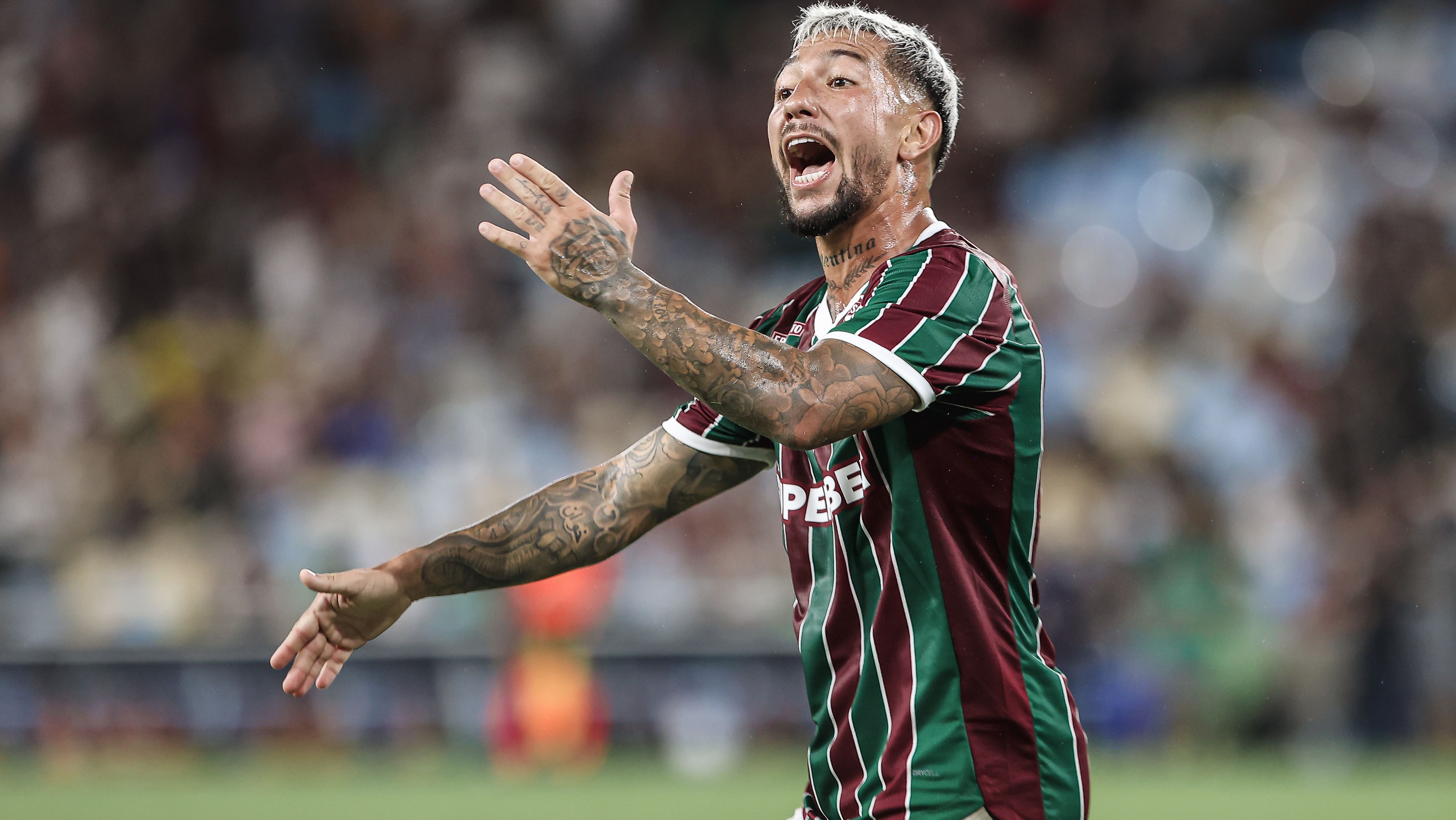 Lucho Acosta em Fluminense x Botafogo pelo Brasileirão