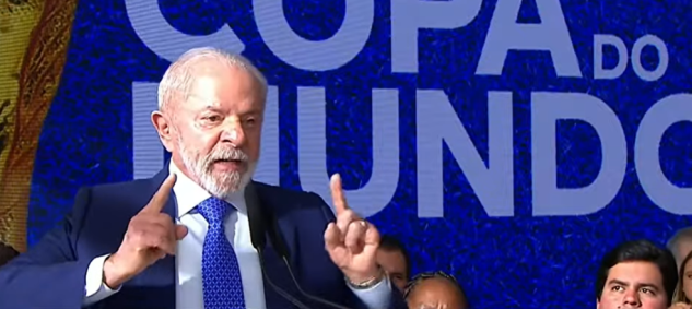 Presidente Lula discursa em cerimônia do Tour da Taça da Copa do Mundo.