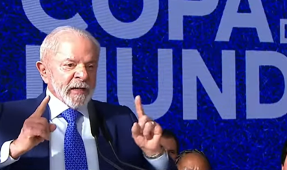 Presidente Lula discursa em cerimônia do Tour da Taça da Copa do Mundo.