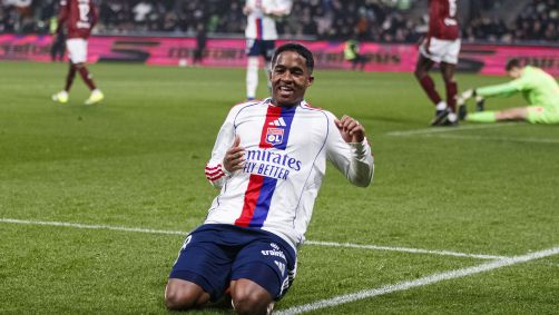 Endrick comemora gol pelo Lyon