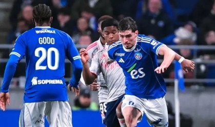 Strasbourg bateu o Lyon por 3 a 1 e encerrou a sequência de vitórias da equipe do brasileiro Endrick