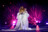 Web reage à Mariah Carey nas Olímpiadas de Inverno: "Diva descongelada"