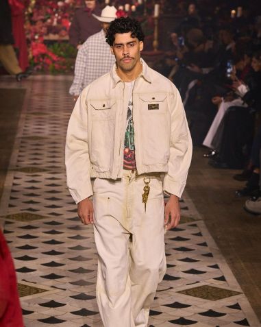 O modelo Bernie • Instagram/Bernie