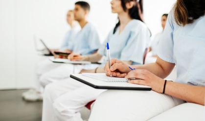 MEC revoga edital para cursos de medicina em meio à polêmica do Enamed