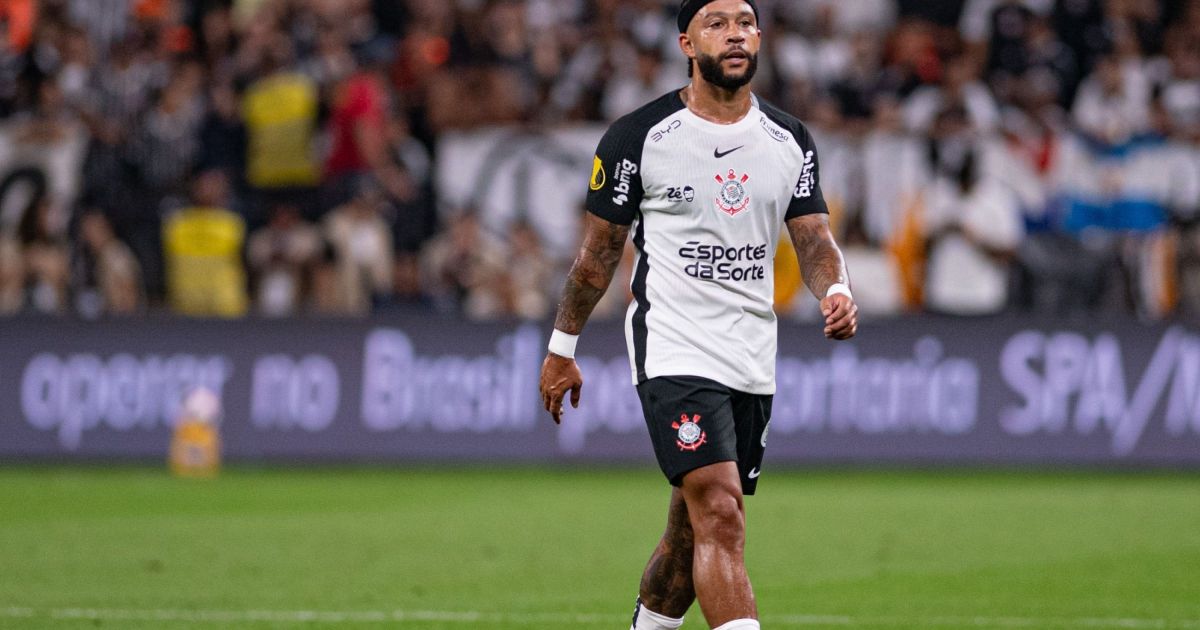 Memphis fala de pênalti perdido e promete mais títulos no Corinthians