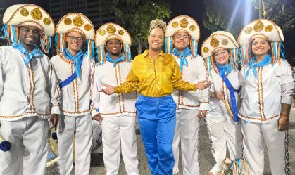Única mulher à frente de bateria no Carnaval celebra: "abertura de portas"
