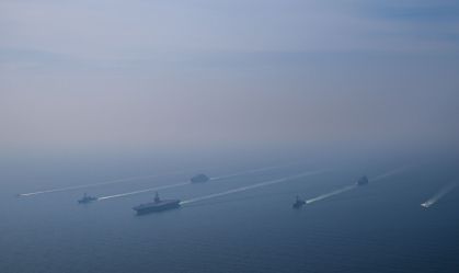 EUA aumentam pressão militar sobre o Irã antes de negociações em Genebra