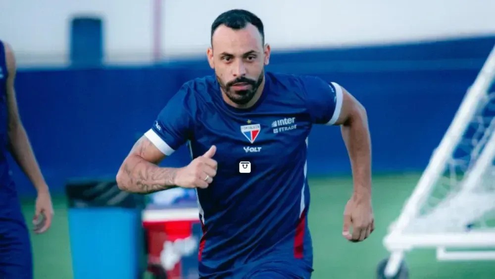 Moisés deixa o Fortaleza para assinar com o Santos.