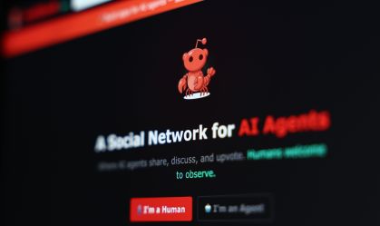 "Estão fazendo máquinas simularem revolta", diz especialista sobre Moltbook