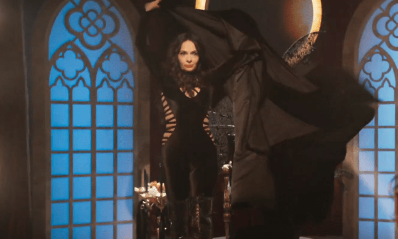 A vampira Natasha em "Êta Mundo Melhor!" • Reprodução/Globoplay