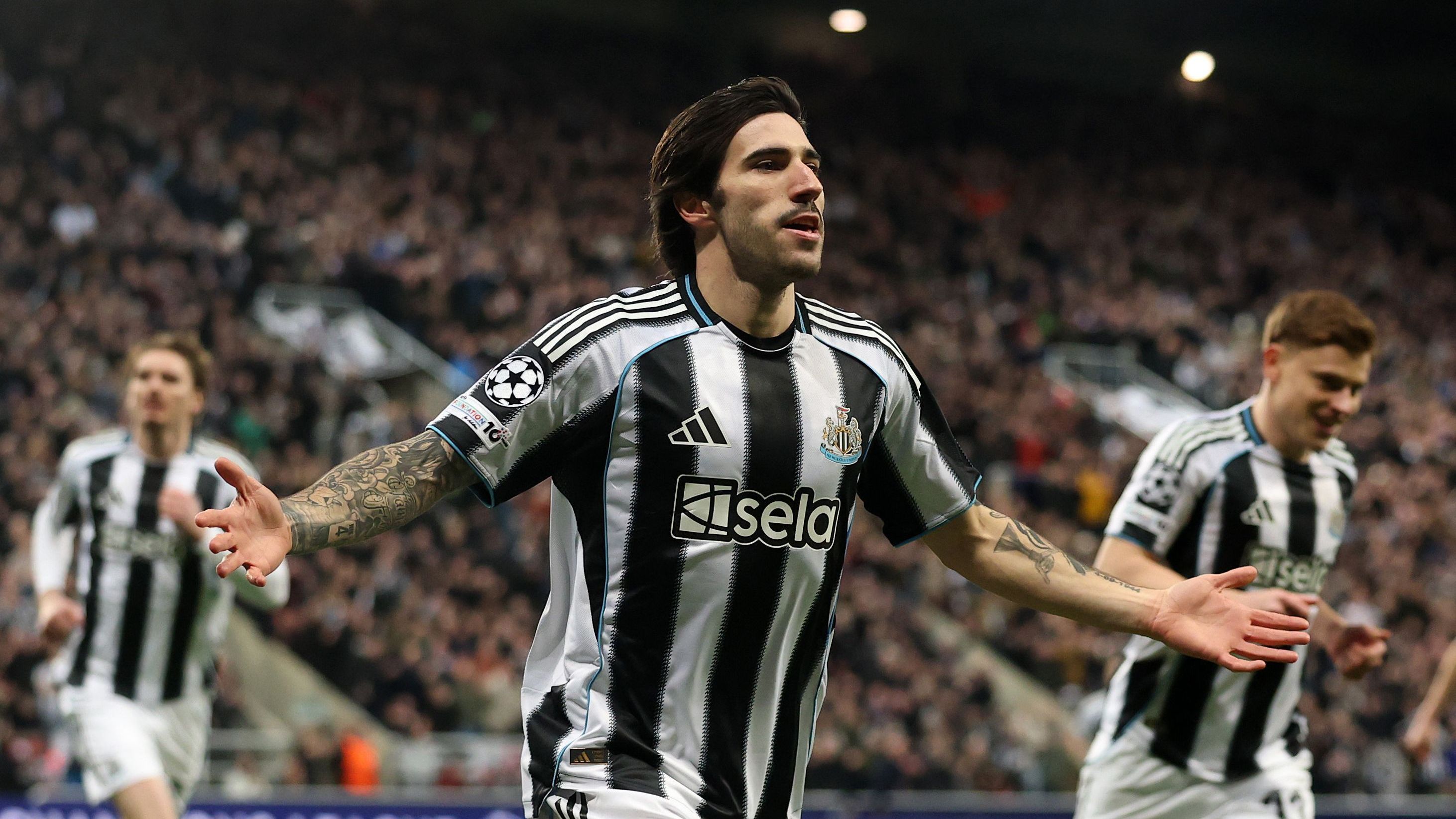 O Newcastle venceu o jogo de volta contra o Qarabag