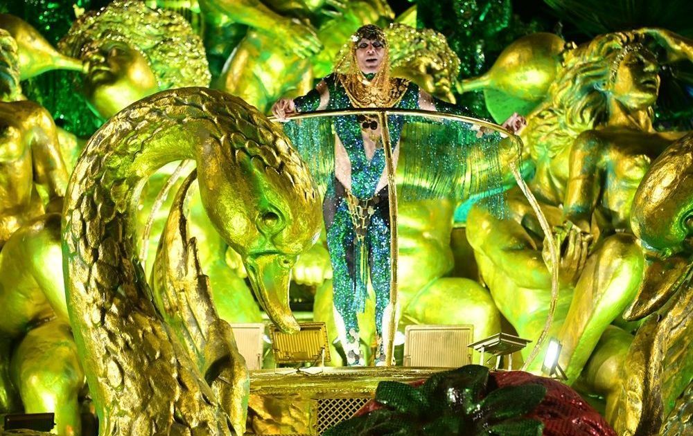 Primeira Noite de Carnaval na Sapucaí Homenageia Lula, Ney Matogrosso e Exalta Sabedoria Amazônica