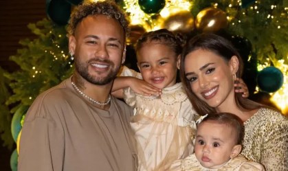 Neymar com Bruna, Mavie e Mel.