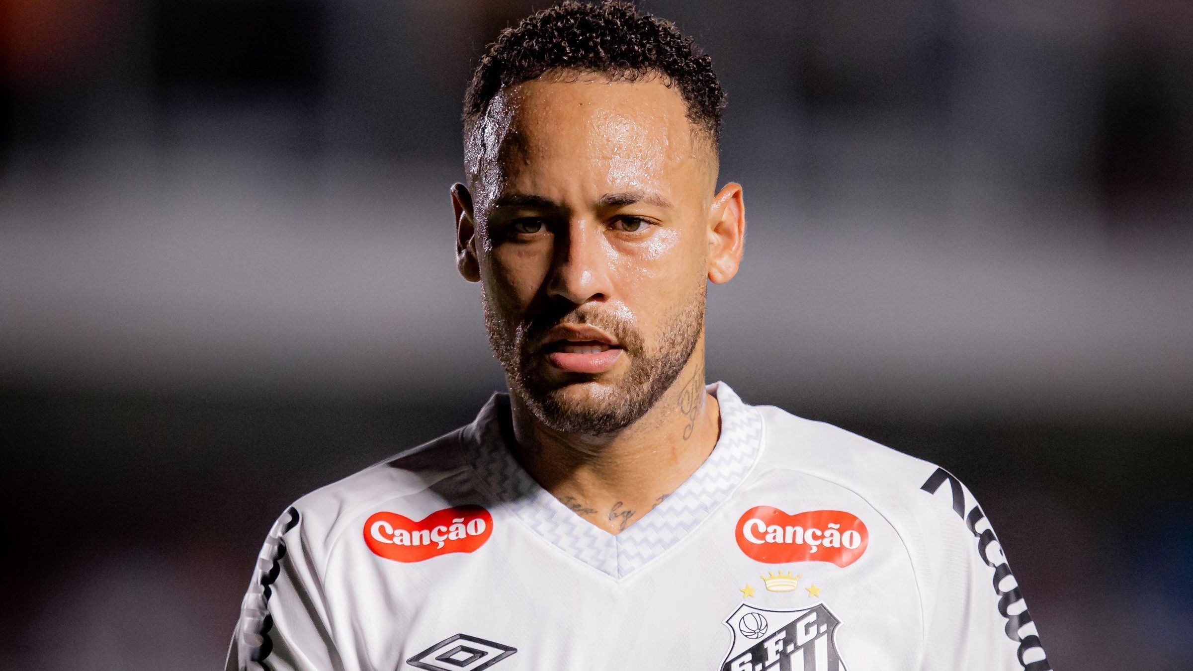 Neymar durante o duelo entre Santos e Velo Clube