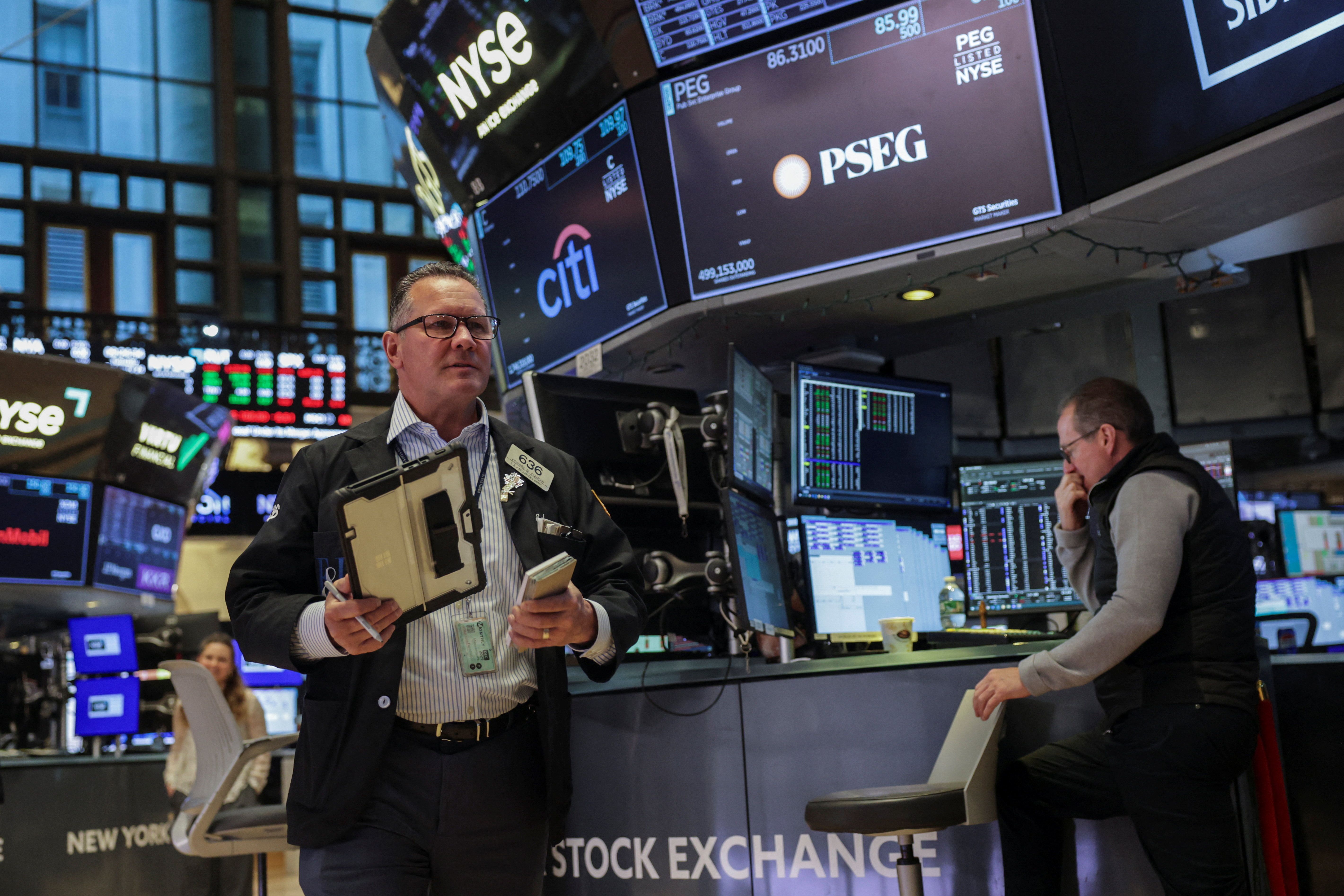 Operadores na bolsa de Nova York em 24/02/2026