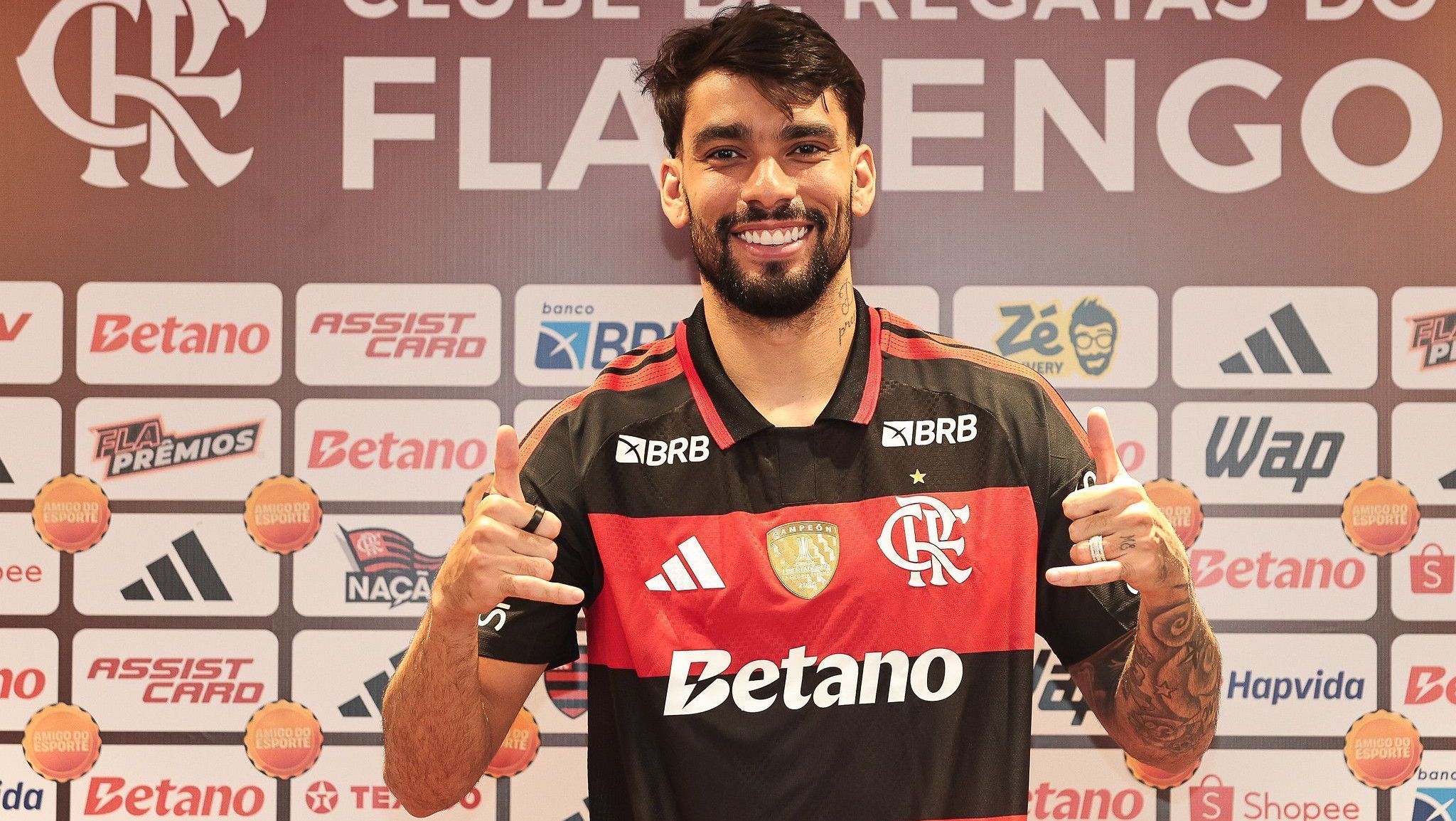 Lucas Paquetá foi apresentado pelo Flamengo um dia após a derrota para o Corinthians na final da Supercopa do Brasil