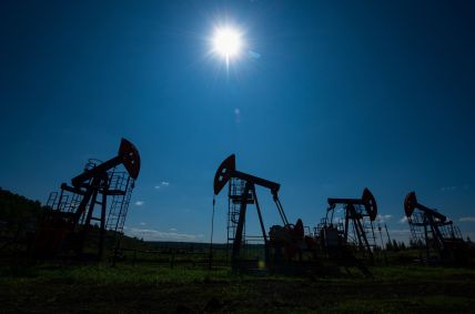 Bombas de extração de petróleo em Almetyevsk, na República do Tartaristão, Rússia