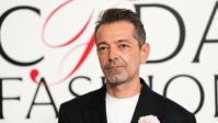 Versace volta à alta-costura após 10 anos com estreia de Pieter Mulier