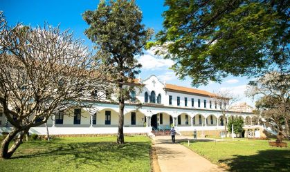 PUC Minas abre inscrições para bolsas de estudo integrais e parciais