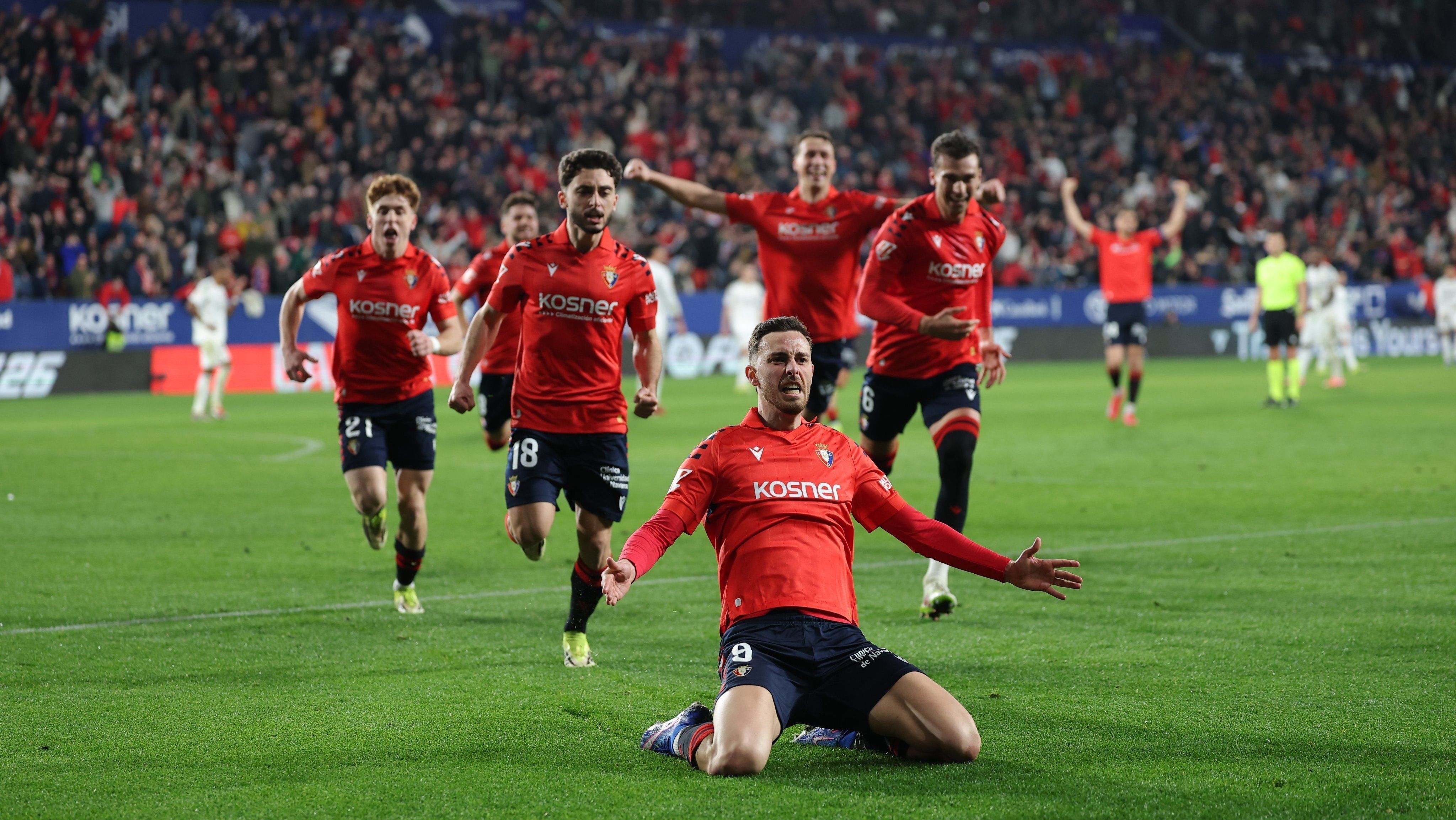 Raúl Garcia comemora gol da vitória do Osasuna sobre o Real Madrid em LaLiga