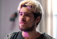 Ator de "Três Graças" rebate fãs após revolta: "Eu não sou o personagem"