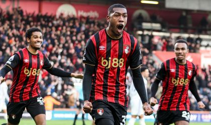 Rayan, ex-Vasco, comemora primeiro gol com a camisa do Bournemouth