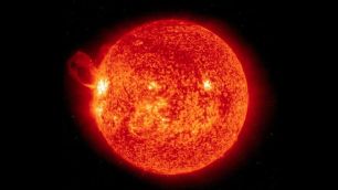 Tempestade solar atingirá a Terra após megaerupção no Sol, alerta Nasa