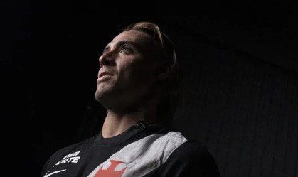 Spinelli deve ir para o banco de reservas no duelo contra o Bahia.