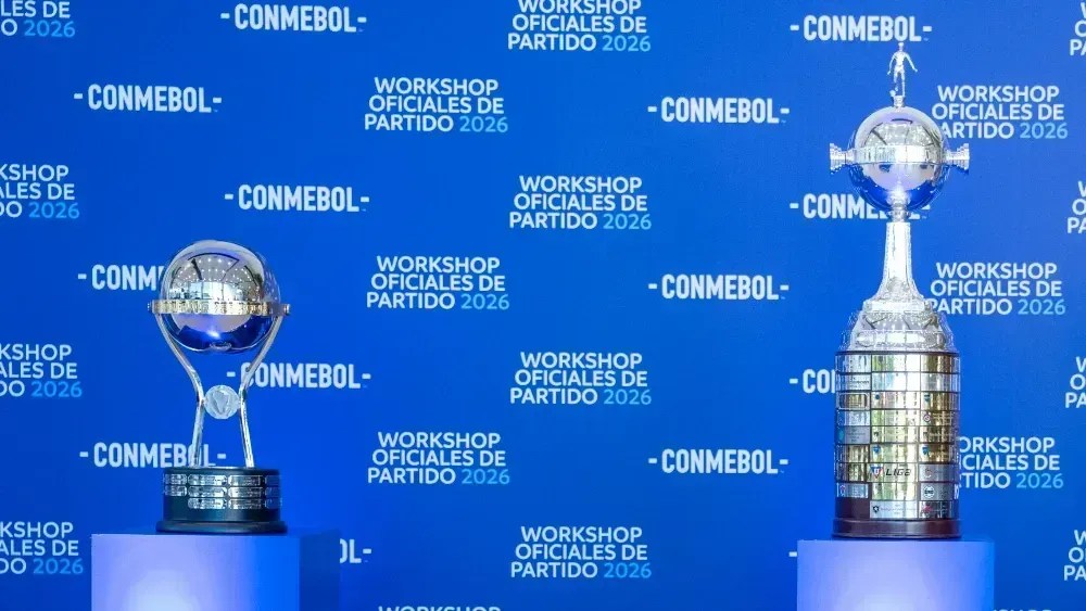 Taças da Sul-Americana e da Libertadores.