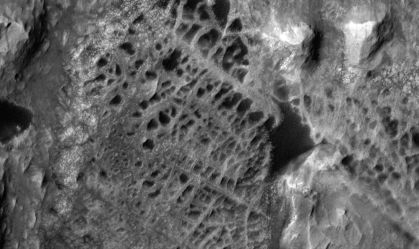 Nasa divulga imagens de "teias de aranha" em Marte; entenda descoberta