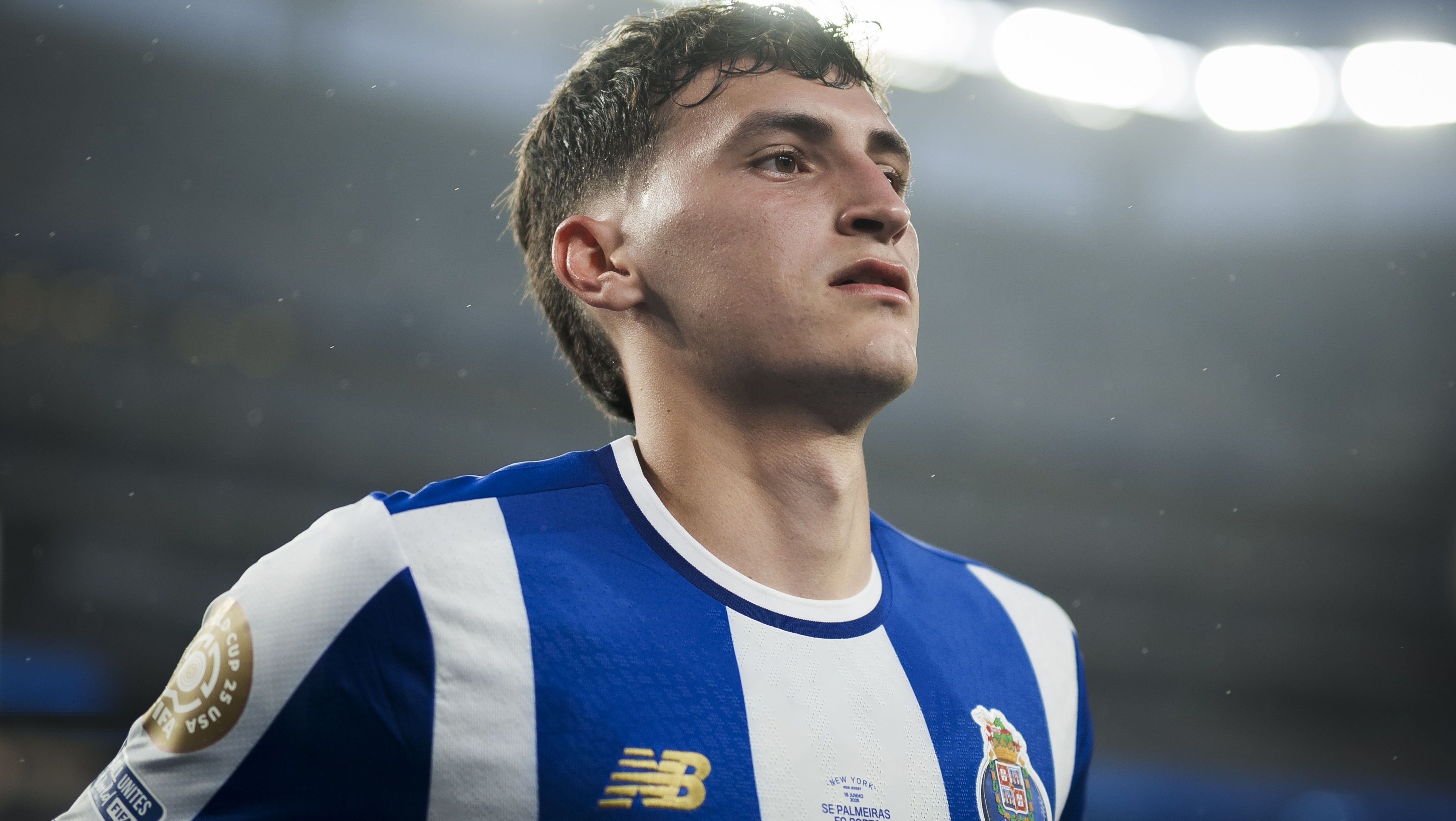 Tomás Pérez em ação pelo Porto contra o Palmeiras no Mundial de Clubes