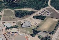 Ataque em escola no Canadá: Estudantes relatam horror e barricadas