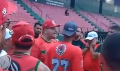 "Se for para tirar o Neymar da Copa, tira": torcida do Velo cobra elenco antes jogo com Santos