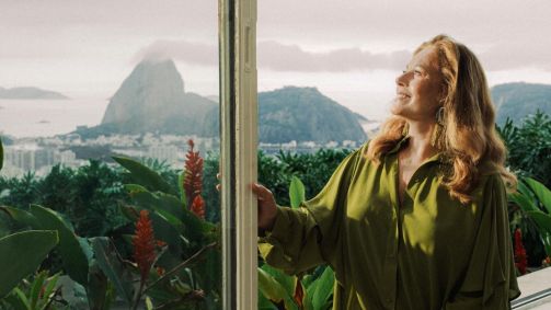 Vera Fischer revive Helena, de Manoel Carlos, em nova campanha de moda