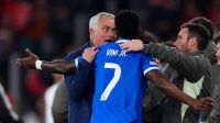 Mourinho sobre caso Vini Jr x Prestianni: "Ele sabe de que lado estou"