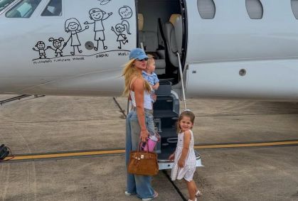 Virginia relata forte turbulência em voo e mostra reação da filha