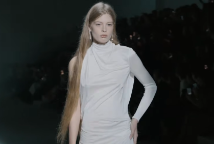 Filha de Musk desfila pela Gucci na Semana de Moda em Milão