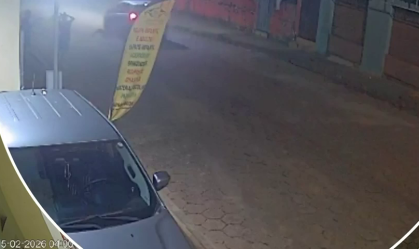 Vídeo: Mulher é arrastada por carro conduzido pelo ex por 400 metros em MG