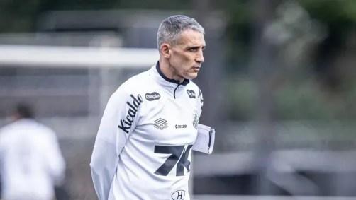 Juan Pablo Vojvoda, técnico do Santos.