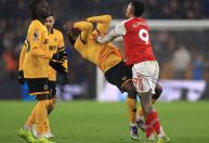 Arsenal tropeça contra lanterna da Premier League e vê liderança em risco