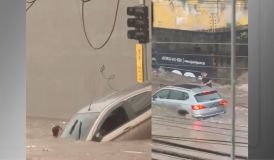 Vídeo: Bombeiros resgatam pessoas ilhadas após forte temporal em Guarulhos