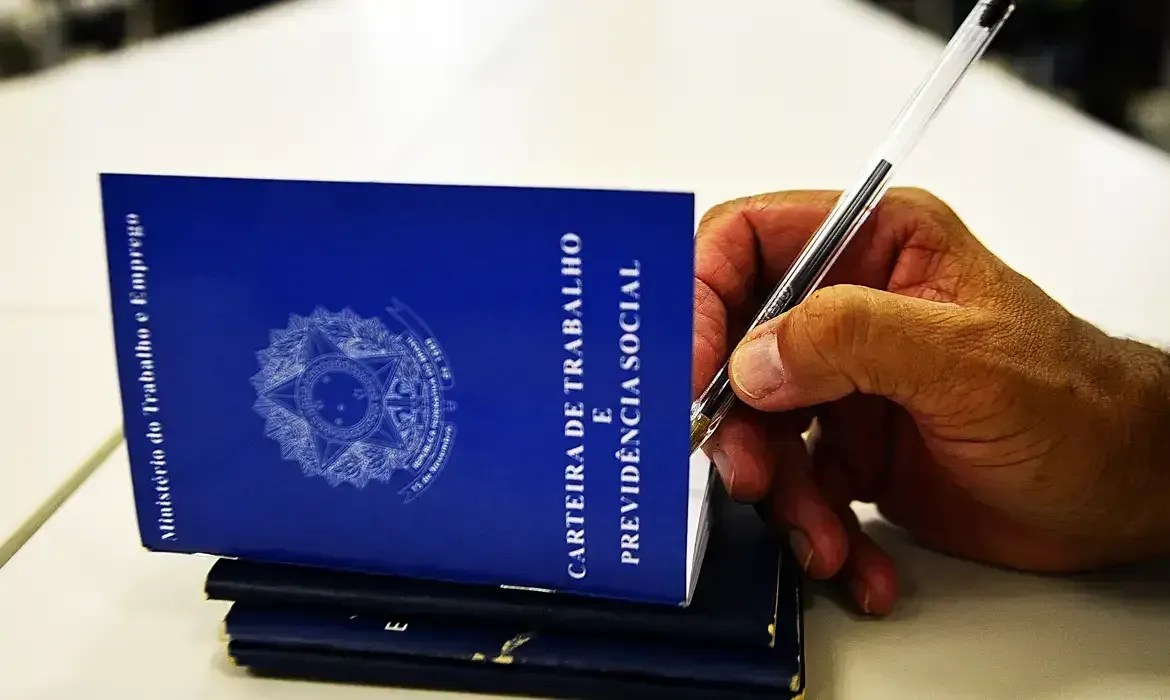 Número de trabalhadores que contribuem com a previdência supera os 60%