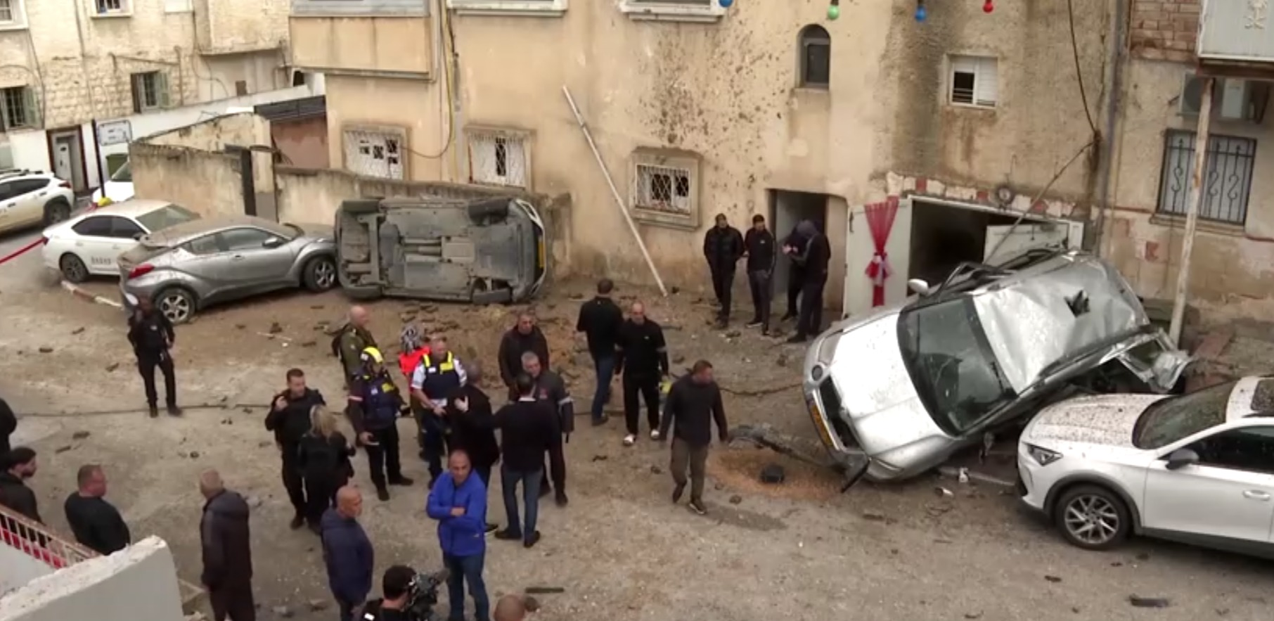 Autoridades israelenses inspecionam local de danos em Kafr Qassem • Reuters