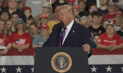 O presidente dos EUA, Donald Trump, em discurso realizado nesta quarta-feira (11)