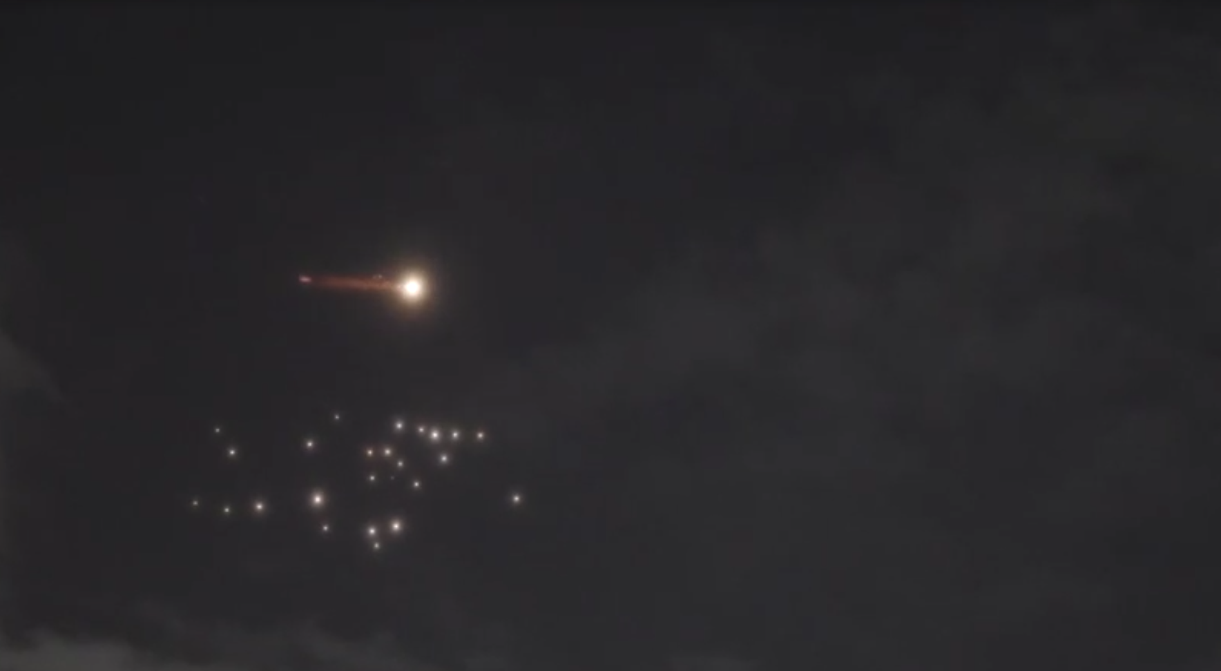 Mísseis avistados no céu de Tel Aviv, enquanto o Irã lança ataques contra Israel