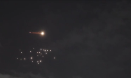 Mísseis avistados no céu de Tel Aviv, enquanto o Irã lança ataques contra Israel
