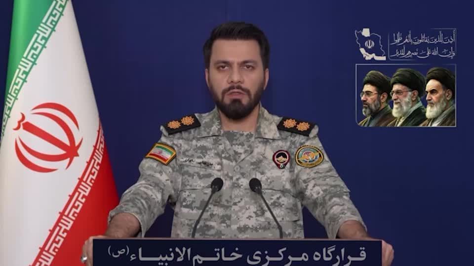 Ebrahim Zolfaqari, porta-voz do Quartel-General Central Khatam al-Anbiya da Guarda Revolucionária Islâmica
